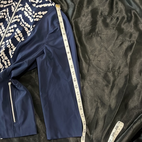$7SALE Chicos Zenergy athletic jacket full zip Navy Blue White Pockets - Picture 11 of 12